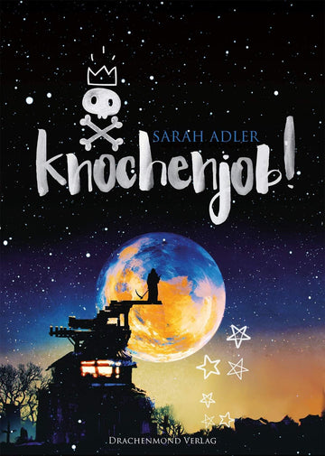 Das Produktbild zeigt einen schwarzen, klaren Nachthimmel. Etwas oberhalb der Mitte steht der Titel des Buches und der Name der Autorin. Mittig auf dem Cover ist ein Vollmond abgebildet. Im unteren, linken Bereich kann man eine Holzhütte mit einer auf dem Dach angebrachten Aussichtsplattform sehen. Die Aussichtsplattform ist so ausgerichtet, dass sie direkt vor dem Vollmond steht. Auf der Plattform steht eine vermummte Figur mit einer Sense. Sie soll den Protagonisten, den Tod, darstellen.